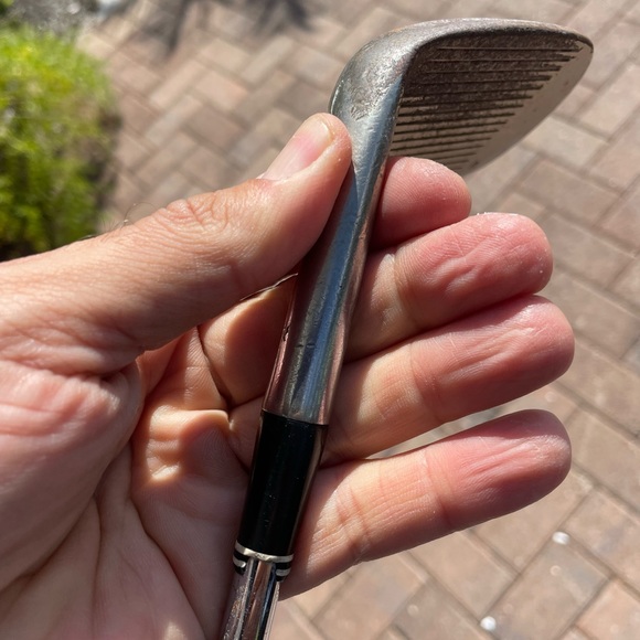 Cleveland Sand Wedge Tour action 56 Deg In Right Handed - Picture 5 of 8